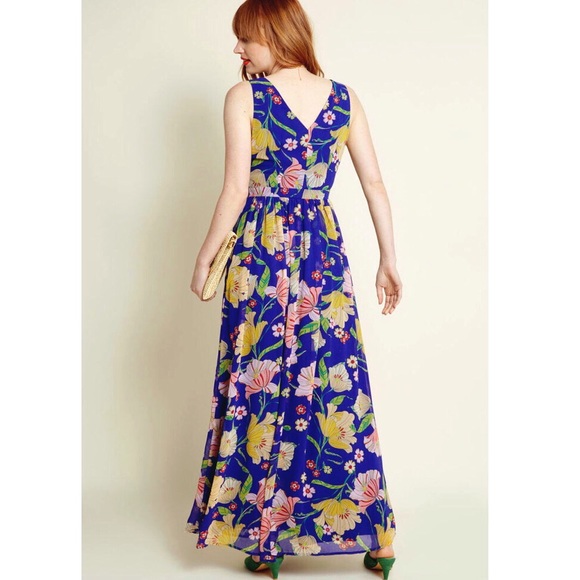 Blue Floral Chiffon Maxi Dress🌼 - Picture 2 of 3